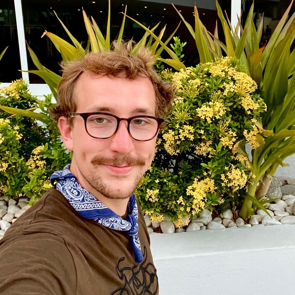 Meet your Posher, Rolando - Picture 2 of 4